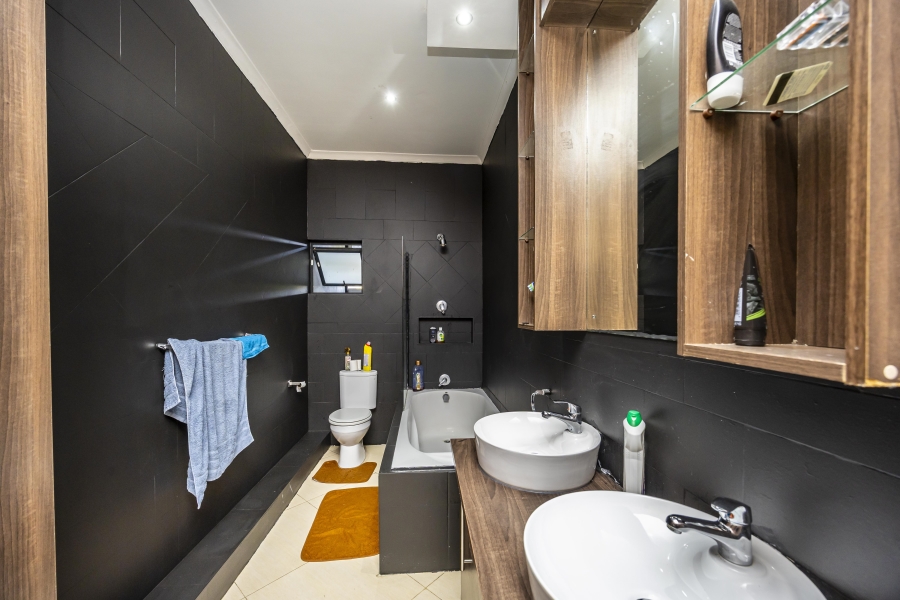 3 Bedroom Property for Sale in Beacon Bay Eastern Cape
